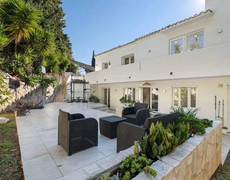 Villa for sale in El Rosario, Marbella Este