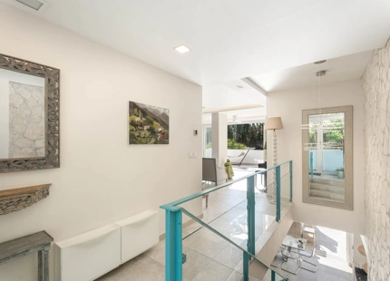 CONTEMPORARY FAMILY VILLA WITH SEA BREEZES AND PRIME CONNECTIVITY IN EL ROSARIO