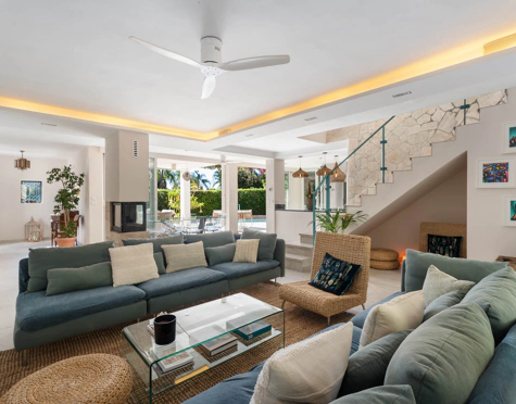 Villa for sale in El Rosario, Marbella Este