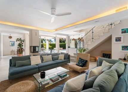 CONTEMPORARY FAMILY VILLA WITH SEA BREEZES AND PRIME CONNECTIVITY IN EL ROSARIO