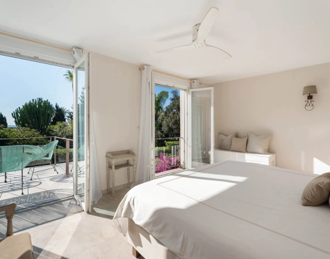 Villa for sale in El Rosario, Marbella Este