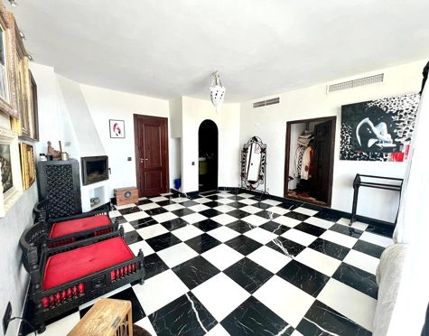 Town House for sale in Estepona East