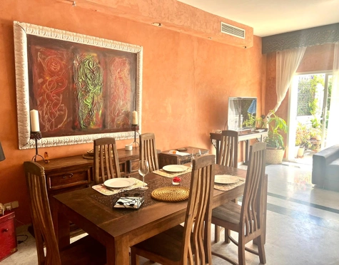 Town House for sale in Estepona East