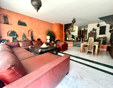 Town House for sale in Estepona East