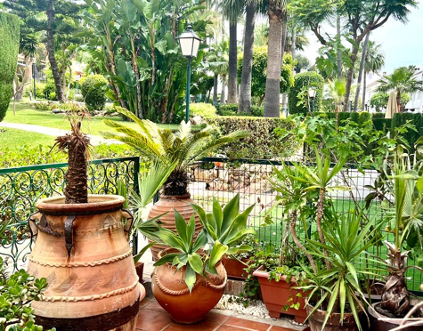 Town House for sale in Estepona East