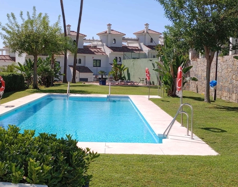 Adosado en venta en El Campanario, Estepona East