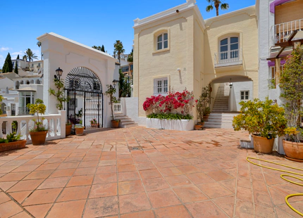 CHARMING TOWNHOUSE FOR SALE IN LA HEREDIA, BENAHAVIS