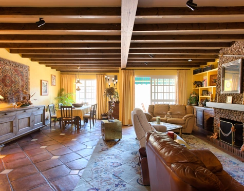 Town House for sale in Benahavis Centro