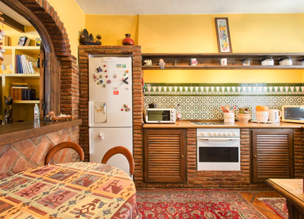 CHARMING TOWNHOUSE WITH PANORAMIC VIEWS IN BENAHAVÍS PUEBLO