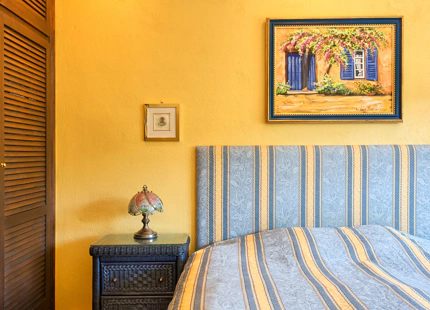 CHARMING TOWNHOUSE WITH PANORAMIC VIEWS IN BENAHAVÍS PUEBLO