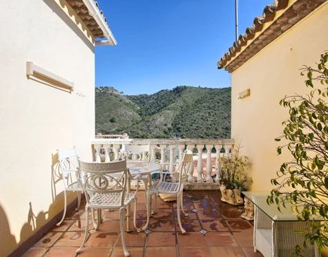 Town House for sale in Benahavis Centro