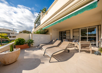REFURBISHED APARTMENT WITH EXPANSIVE TERRACE FOR SALE IN NUEVA ANDALUCÍA