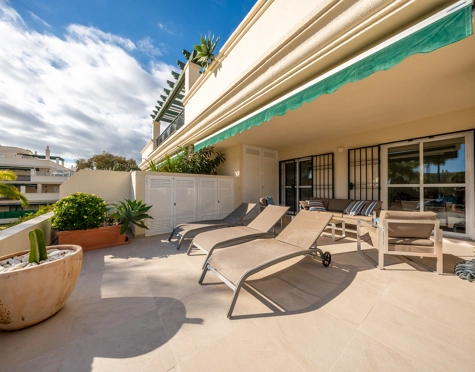 Apartment for sale in Lorcrimar, Nueva Andalucia