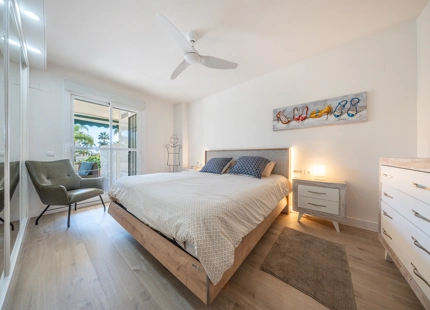 REFURBISHED APARTMENT WITH EXPANSIVE TERRACE FOR SALE IN NUEVA ANDALUCÍA