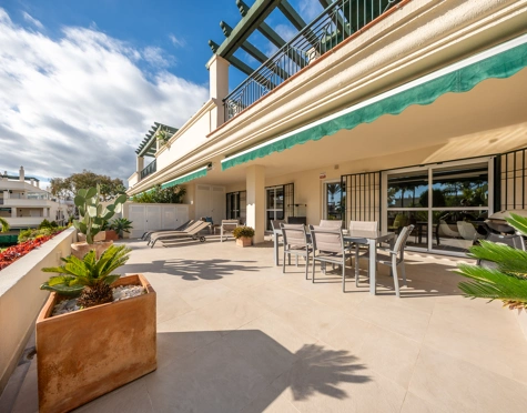 Apartment for sale in Lorcrimar, Nueva Andalucia