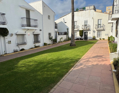 Adosado en venta en El Pirata, Estepona East