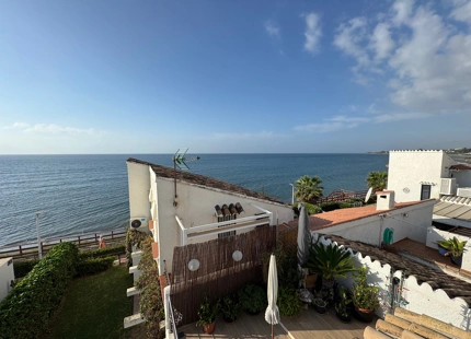 BEACHFRONT TOWNHOUSE FOR SALE ON ESTEPONA’S NEW GOLDEN MILE