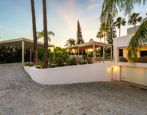 Villa for sale in La Quinta, Benahavis