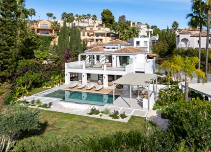 MODERN MEDITERRANEAN VILLA WITH PANORAMIC SEA VIEWS IN LA QUINTA