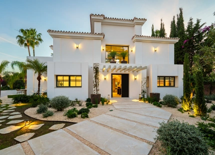 MODERN MEDITERRANEAN VILLA WITH PANORAMIC SEA VIEWS IN LA QUINTA