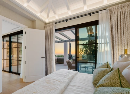 MODERN MEDITERRANEAN VILLA WITH PANORAMIC SEA VIEWS IN LA QUINTA