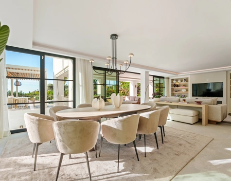 Villa for sale in La Quinta, Benahavis