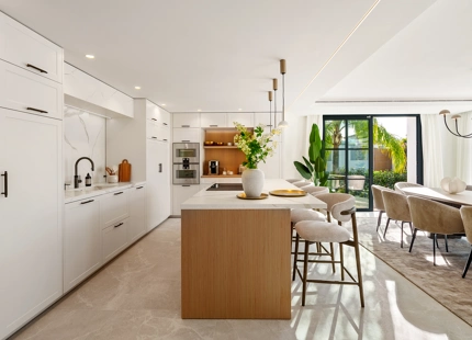 MODERN MEDITERRANEAN VILLA WITH PANORAMIC SEA VIEWS IN LA QUINTA