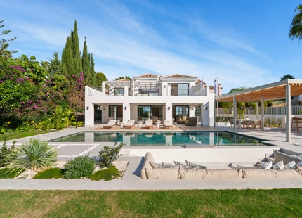 MODERN MEDITERRANEAN VILLA WITH PANORAMIC SEA VIEWS IN LA QUINTA