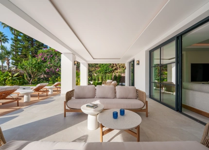 MODERN MEDITERRANEAN VILLA WITH PANORAMIC SEA VIEWS IN LA QUINTA