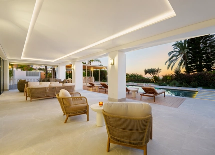 MODERN MEDITERRANEAN VILLA WITH PANORAMIC SEA VIEWS IN LA QUINTA
