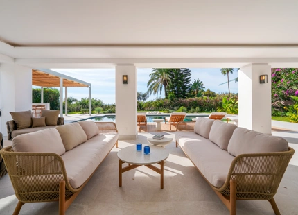 MODERN MEDITERRANEAN VILLA WITH PANORAMIC SEA VIEWS IN LA QUINTA