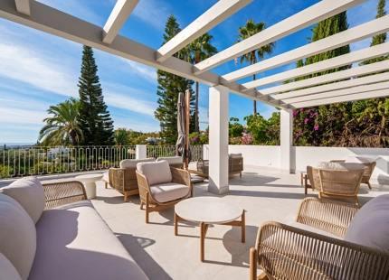 MODERN MEDITERRANEAN VILLA WITH PANORAMIC SEA VIEWS IN LA QUINTA