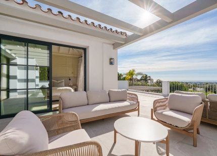 MODERN MEDITERRANEAN VILLA WITH PANORAMIC SEA VIEWS IN LA QUINTA