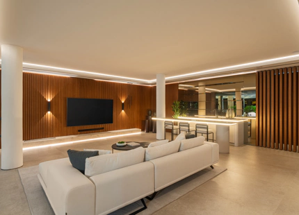 FRONTLINE GOLF VILLA WITH PANORAMIC SEA VIEWS IN LA QUINTA
