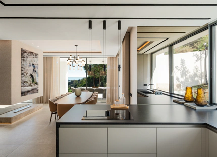 FRONTLINE GOLF VILLA WITH PANORAMIC SEA VIEWS IN LA QUINTA
