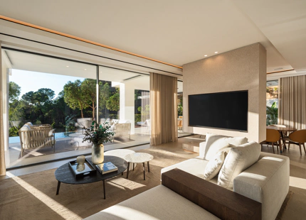 FRONTLINE GOLF VILLA WITH PANORAMIC SEA VIEWS IN LA QUINTA