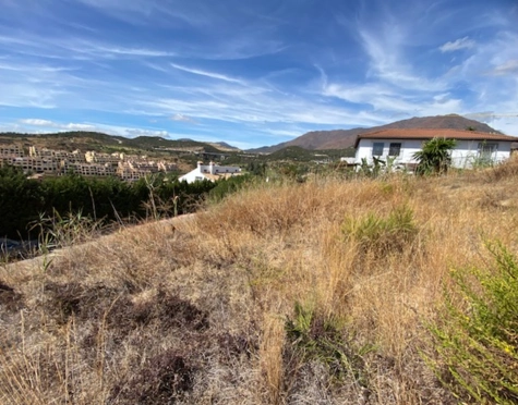 Villa for sale in Valle Romano, Estepona West