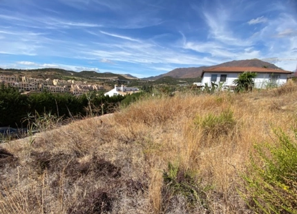 PROYECTO DE VILLA CONTEMPORÁNEA CON VISTAS AL MAR EN VENTA EN ESTEPONA