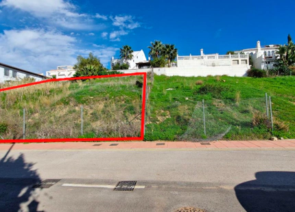 PROYECTO DE VILLA CONTEMPORÁNEA CON VISTAS AL MAR EN VENTA EN ESTEPONA
