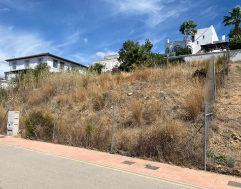 Villa for sale in Valle Romano, Estepona West