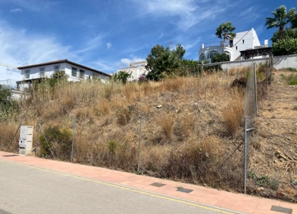 PROYECTO DE VILLA CONTEMPORÁNEA CON VISTAS AL MAR EN VENTA EN ESTEPONA