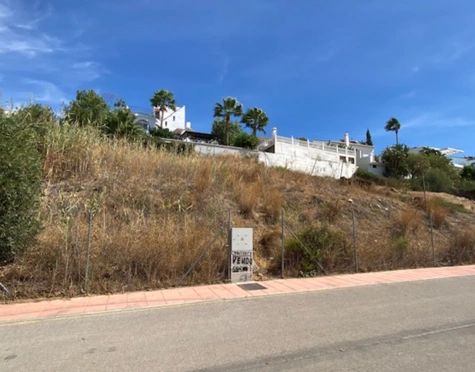 Villa for sale in Valle Romano, Estepona West