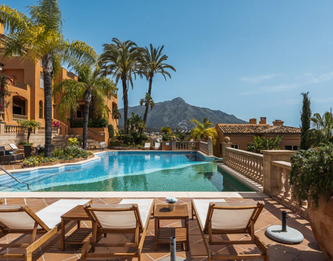 Apartment for sale in La Cerquilla, Nueva Andalucia