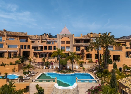 LUXURY RENOVATED APARTMENT WITH PANORAMIC SEA VIEWS IN LA CERQUILLA