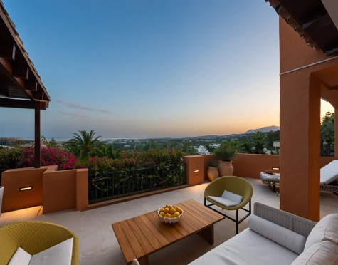 Apartment for sale in La Cerquilla, Nueva Andalucia