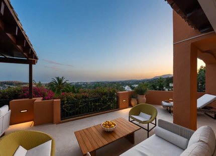 LUXURY RENOVATED APARTMENT WITH PANORAMIC SEA VIEWS IN LA CERQUILLA