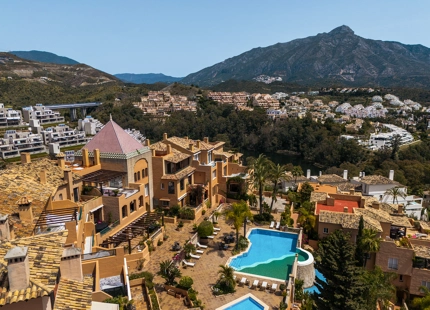 LUXURY RENOVATED APARTMENT WITH PANORAMIC SEA VIEWS IN LA CERQUILLA