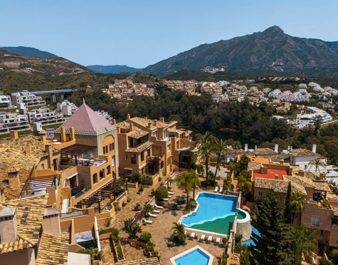 Apartment for sale in La Cerquilla, Nueva Andalucia