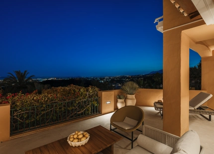 LUXURY RENOVATED APARTMENT WITH PANORAMIC SEA VIEWS IN LA CERQUILLA