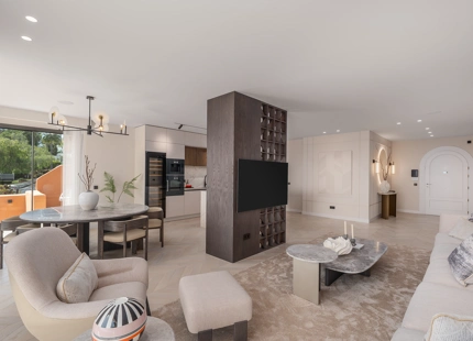 LUXURY RENOVATED APARTMENT WITH PANORAMIC SEA VIEWS IN LA CERQUILLA
